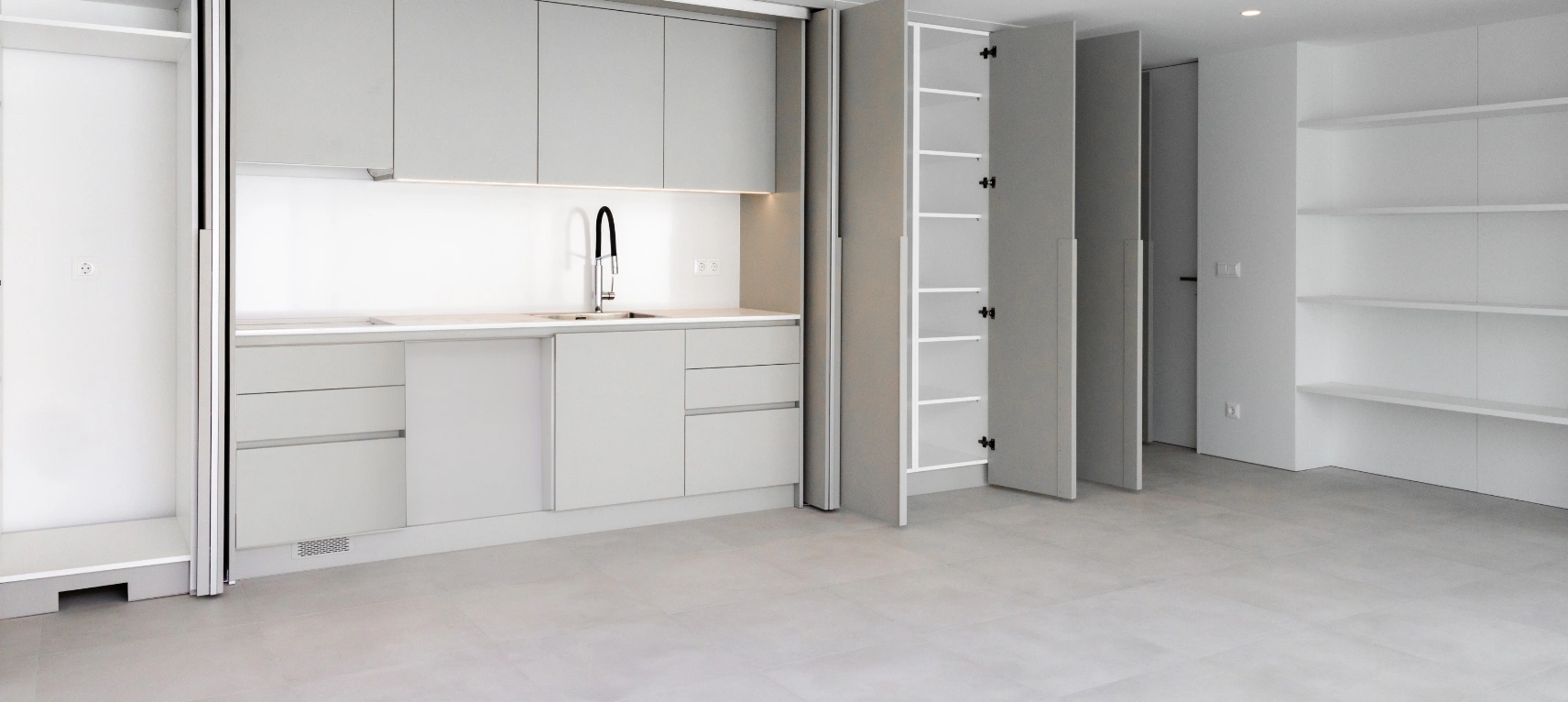 section-8-row-reverse-cozinhas-com-bancada-img